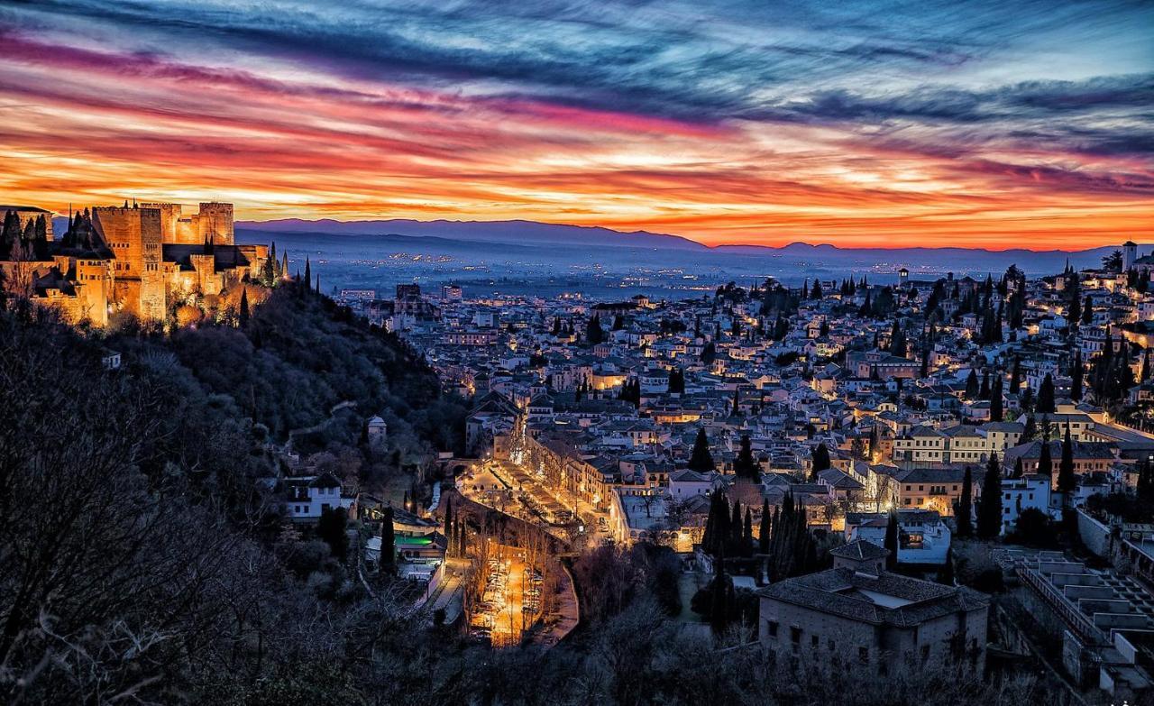 Amplio Y Centrico, Recien Reformado, Calefaccion Central, Jardines, Supermercados, Cafeterias Y Todos Los Servicios En El Corazon De La Ciudad غرناطة المظهر الخارجي الصورة